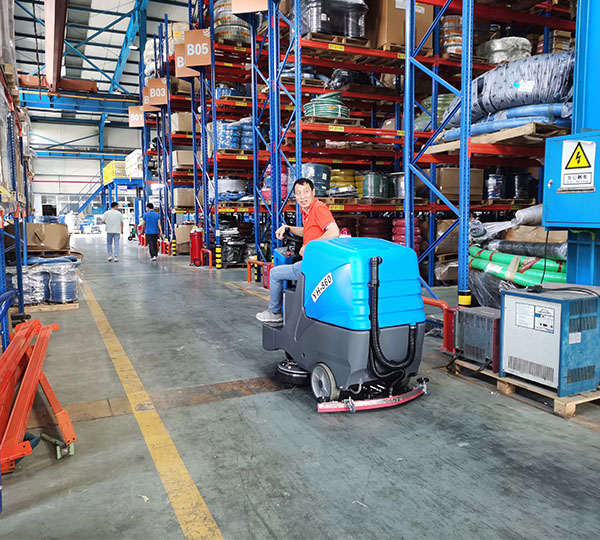 <b>上海某工業技術公司采購瀅皓駕駛式洗地機YH-8</b>